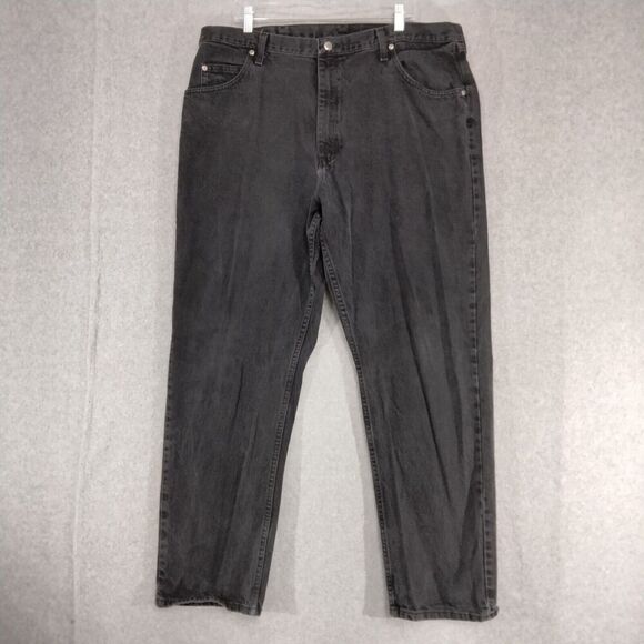 Wrangler Jeans Mens Size 42 x 32 Relaxed Fit Straight Leg Black Denim Classic - Picture 1 of 11